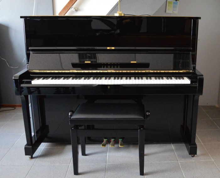 Yamaha U1M